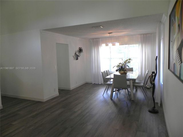 365 Somerset Way, Weston, FL 33326