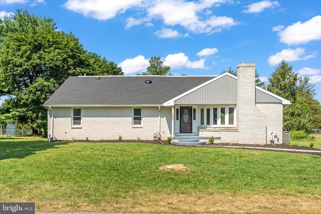 1005 2ND AVE, Manchester, PA 17345