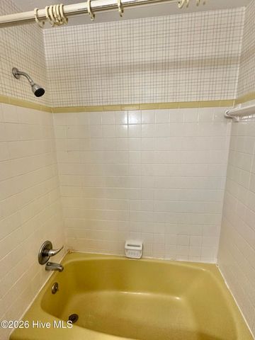 201 Pecan Drive, Elizabethtown, NC 28337