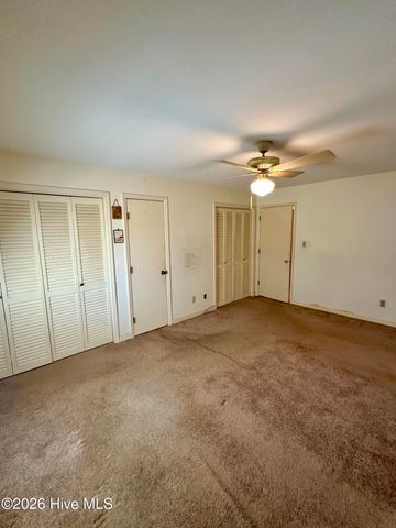 201 Pecan Drive, Elizabethtown, NC 28337