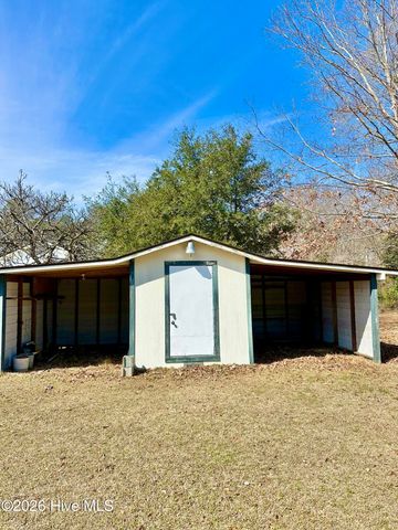 201 Pecan Drive, Elizabethtown, NC 28337