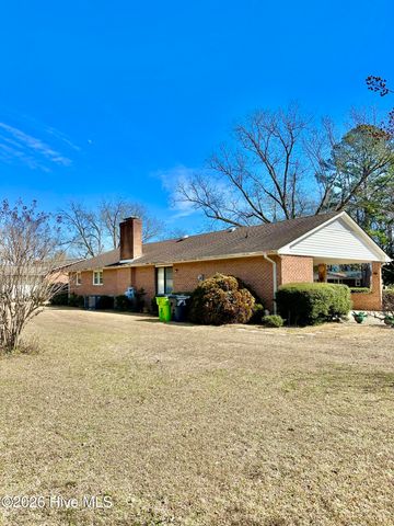 201 Pecan Drive, Elizabethtown, NC 28337