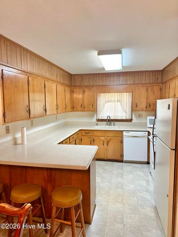 201 Pecan Drive, Elizabethtown, NC 28337