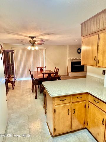 201 Pecan Drive, Elizabethtown, NC 28337