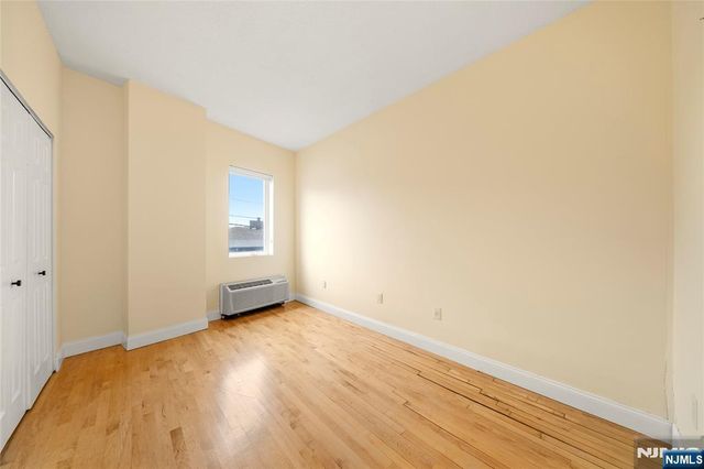 399 11th 206, Palisades Park, NJ 07650