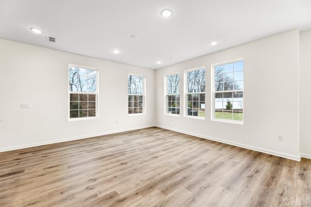86 Depot Way, Dunellen, NJ 08812