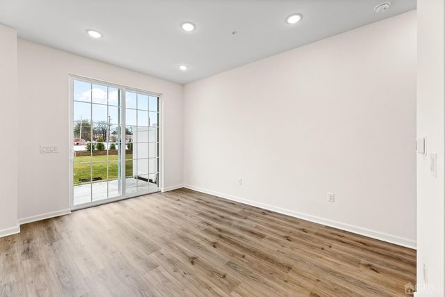 86 Depot Way, Dunellen, NJ 08812