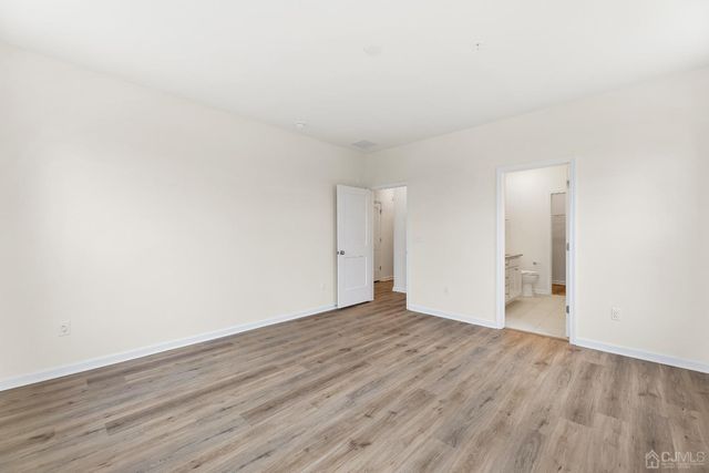 86 Depot Way, Dunellen, NJ 08812