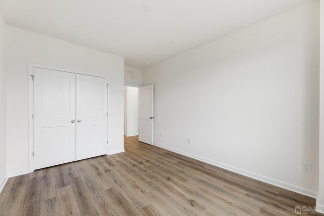 86 Depot Way, Dunellen, NJ 08812