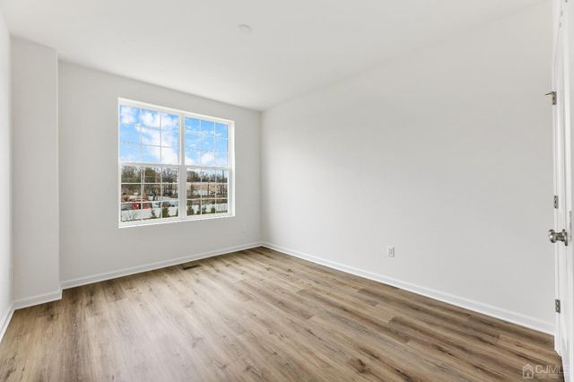 86 Depot Way, Dunellen, NJ 08812