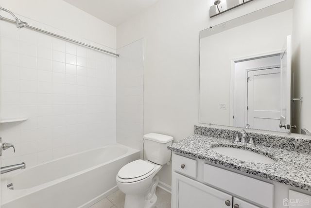 86 Depot Way, Dunellen, NJ 08812