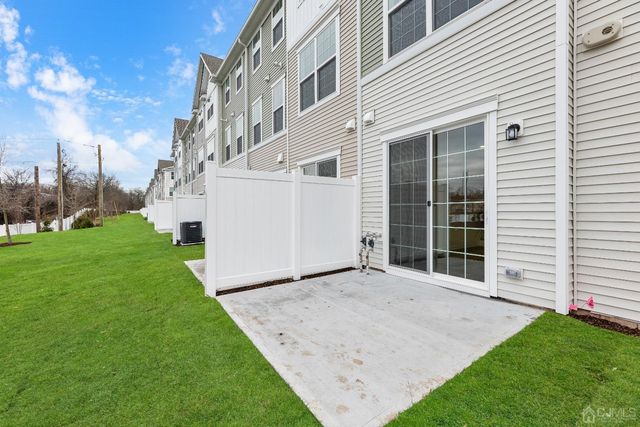 86 Depot Way, Dunellen, NJ 08812