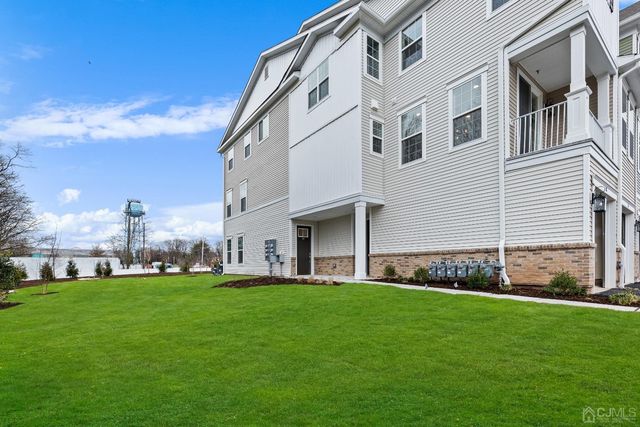 86 Depot Way, Dunellen, NJ 08812