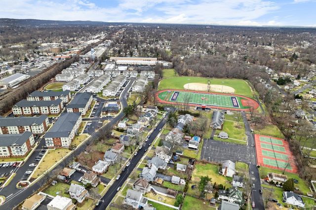 86 Depot Way, Dunellen, NJ 08812