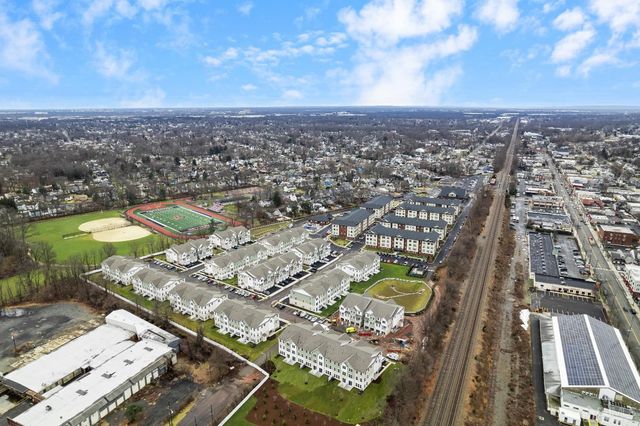 86 Depot Way, Dunellen, NJ 08812