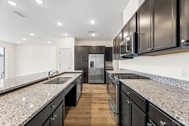 86 Depot Way, Dunellen, NJ 08812