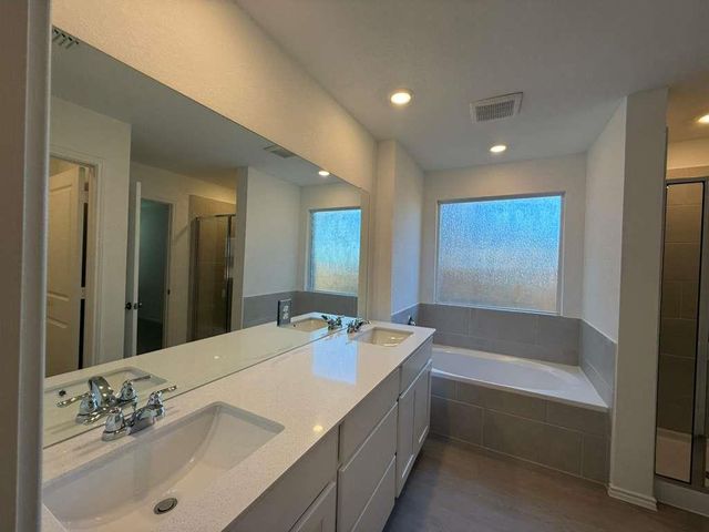 569 Sormonne LOOP, Kyle, TX 78640