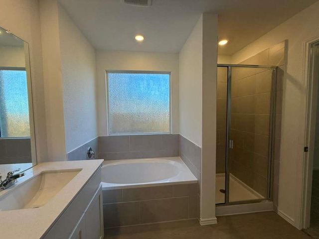 569 Sormonne LOOP, Kyle, TX 78640