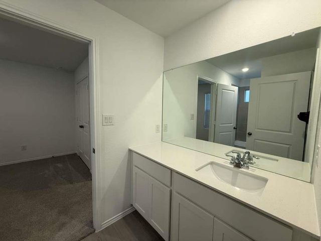 569 Sormonne LOOP, Kyle, TX 78640