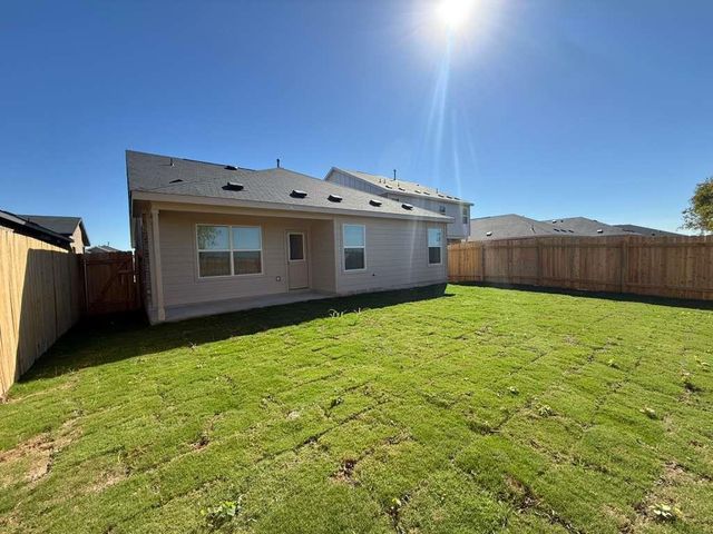 569 Sormonne LOOP, Kyle, TX 78640