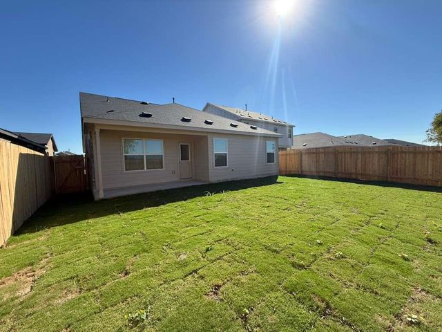 569 Sormonne LOOP, Kyle, TX 78640