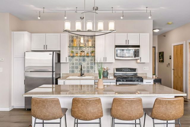 521 2nd Street SE 404, Minneapolis, MN 55414