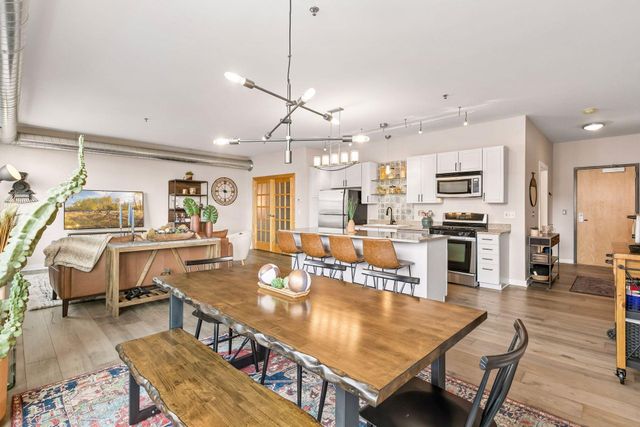 521 2nd Street SE 404, Minneapolis, MN 55414