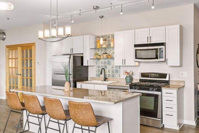 521 2nd Street SE 404, Minneapolis, MN 55414