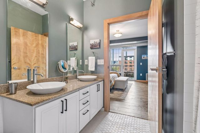 521 2nd Street SE 404, Minneapolis, MN 55414