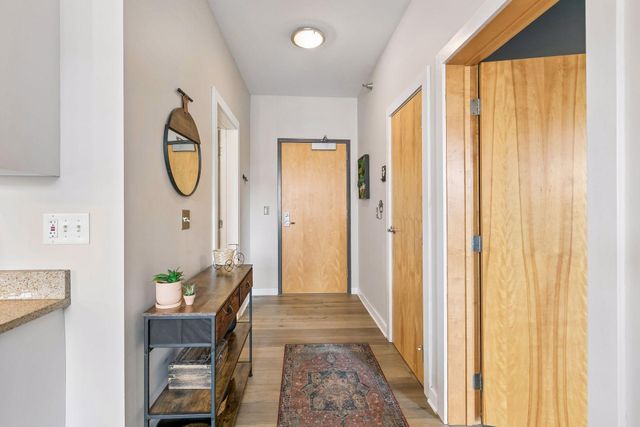 521 2nd Street SE 404, Minneapolis, MN 55414