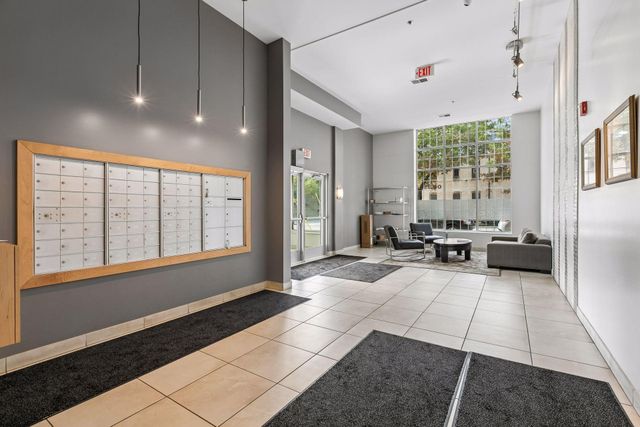 521 2nd Street SE 404, Minneapolis, MN 55414
