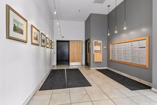 521 2nd Street SE 404, Minneapolis, MN 55414