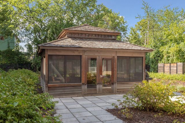 521 2nd Street SE 404, Minneapolis, MN 55414