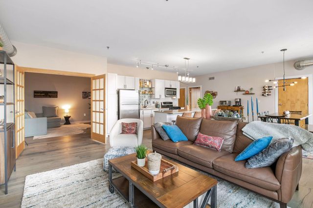 521 2nd Street SE 404, Minneapolis, MN 55414