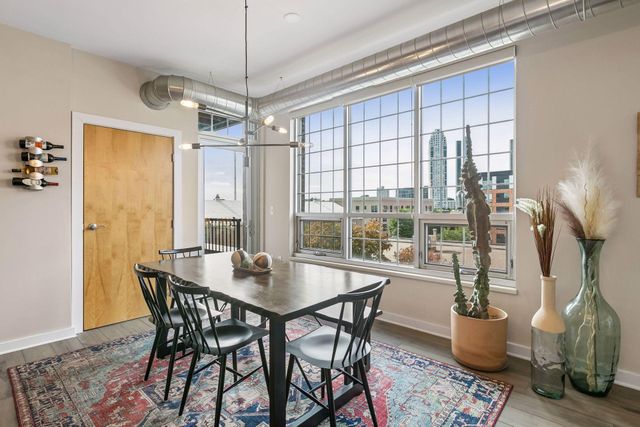 521 2nd Street SE 404, Minneapolis, MN 55414