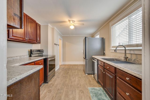 212 Ferguson Avenue, Elizabethton, TN 37643