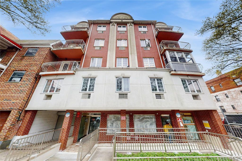 143-36 37 Avenue 5C, Flushing, NY 11354