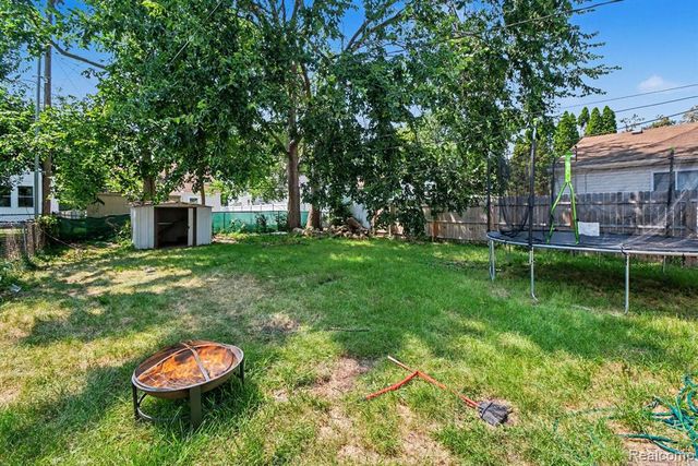 23383 Cayuga Avenue, Hazel Park, MI 48030