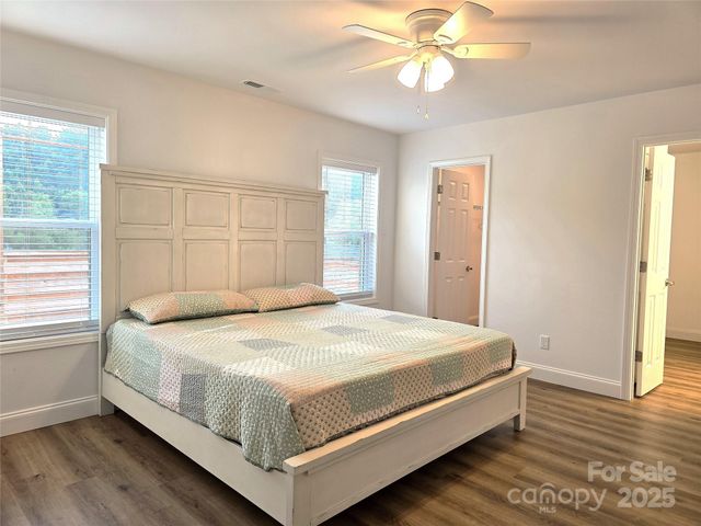 48 Patriot Place 37, Mars Hill, NC 28754