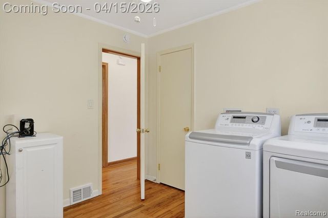 7693 Larme Avenue, Allen Park, MI 48101