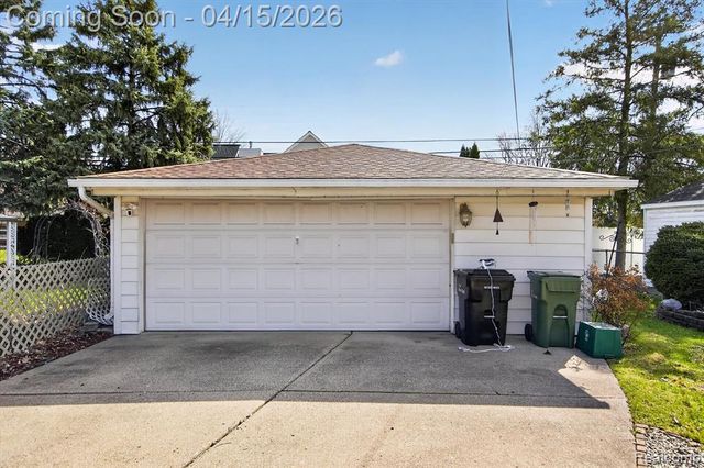 7693 Larme Avenue, Allen Park, MI 48101