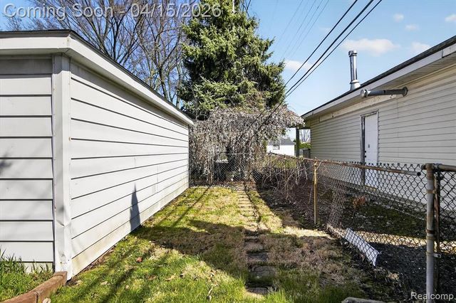 7693 Larme Avenue, Allen Park, MI 48101