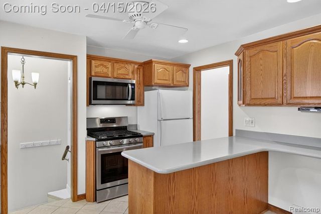 7693 Larme Avenue, Allen Park, MI 48101