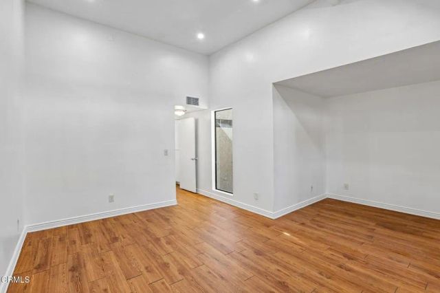 9111 Lemona Avenue 10, North Hills, CA 91343