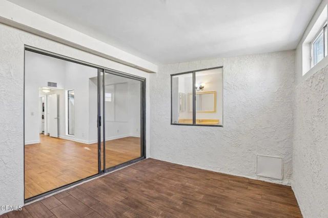 9111 Lemona Avenue 10, North Hills, CA 91343
