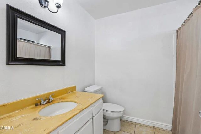 9111 Lemona Avenue 10, North Hills, CA 91343