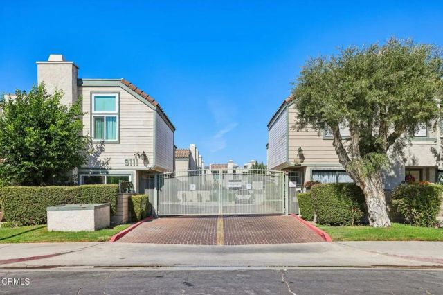 9111 Lemona Avenue 10, North Hills, CA 91343
