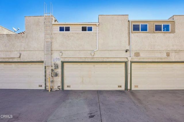 9111 Lemona Avenue 10, North Hills, CA 91343