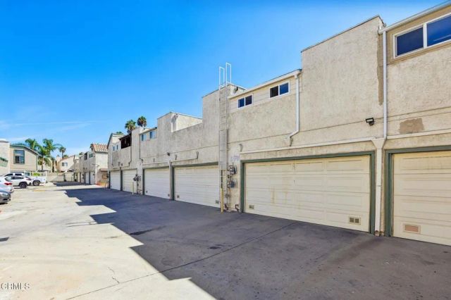 9111 Lemona Avenue 10, North Hills, CA 91343