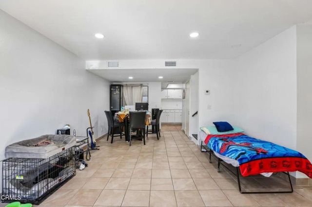 9111 Lemona Avenue 10, North Hills, CA 91343